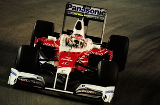 Illustration for article titled 2009 Singapore Grand Prix: Into the Night